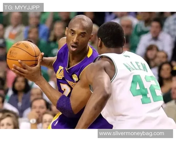 克罗宁盛赞卡马拉诠释撕裂之城精神堪称联盟最出色防守者之一